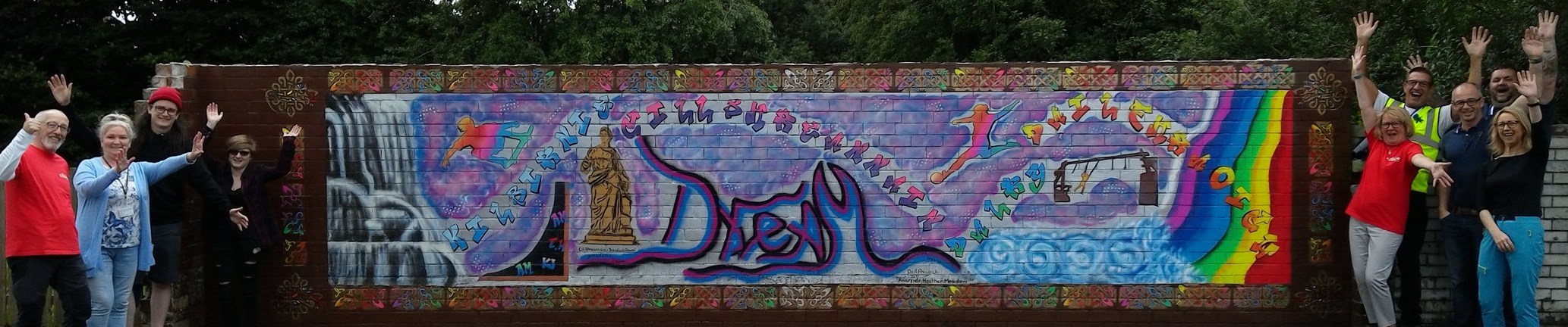 Dealbh-Bhalla M&ograve;r airson Cill Bhreannain! Bilingual Mural for Kilbirnie!